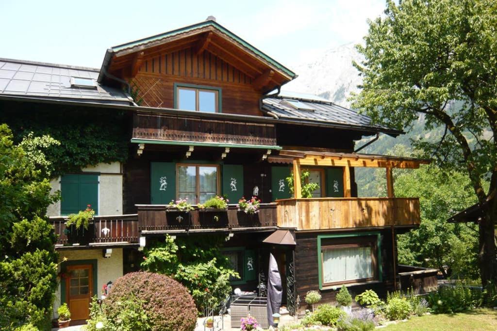 Haus Weidmannsheil - Wohnen Im Romantischen Forsthaus Werfen Exterior photo