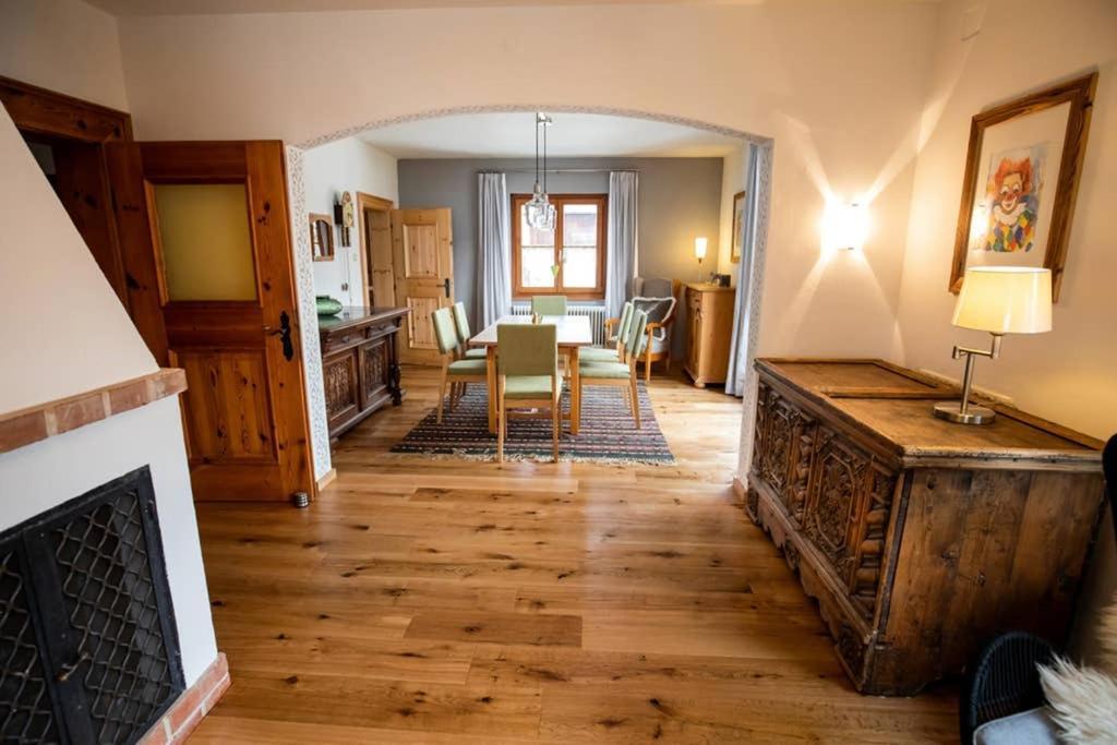 Haus Weidmannsheil - Wohnen Im Romantischen Forsthaus Werfen Exterior photo
